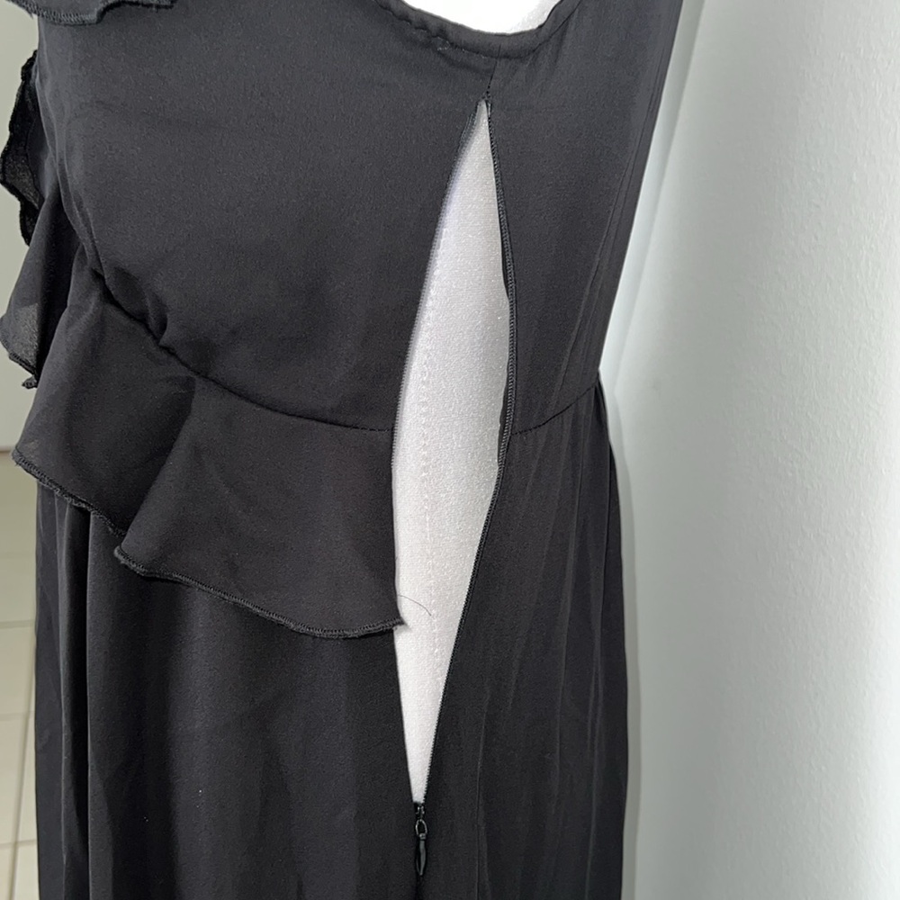 Women’s Black Ruffle V-Neck Midi Dress - Elegant Everyday Style - Picture 6 of 11